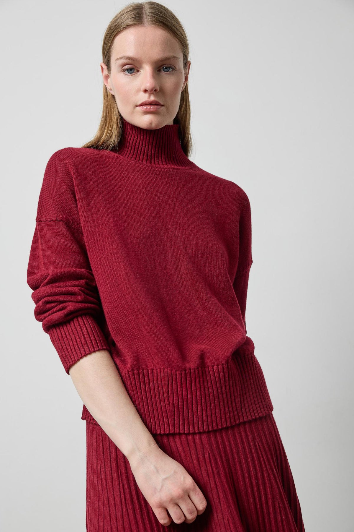 Relaxed Mock Turtleneck Sweater in Wineberry