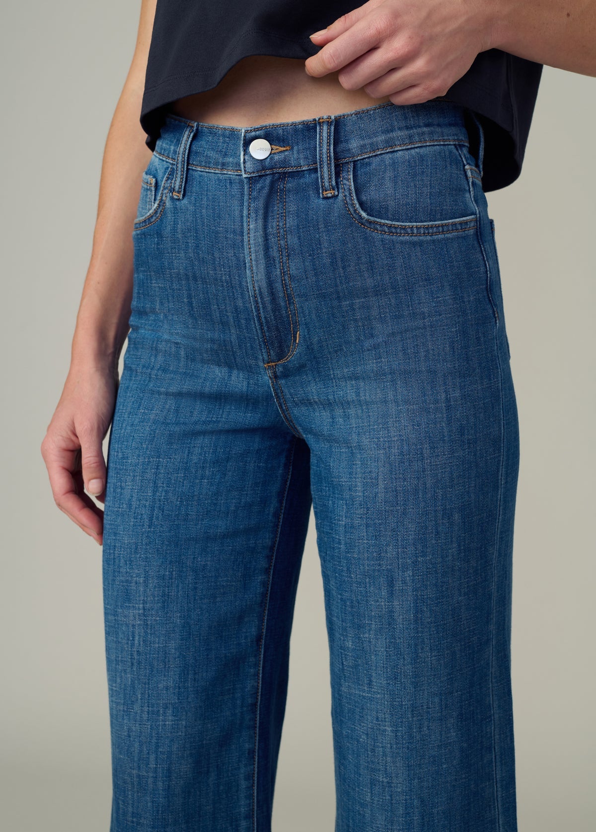 The Mia Crop