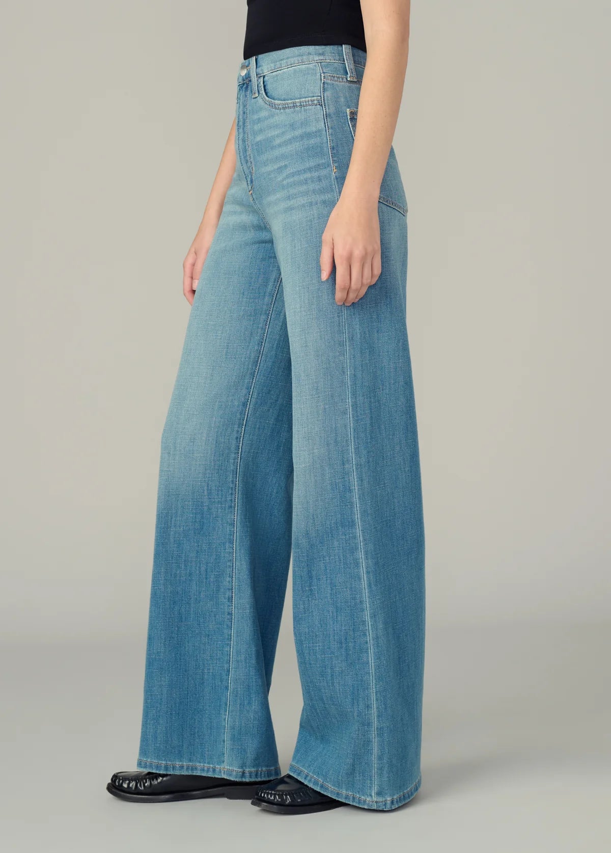 The Mia Petite