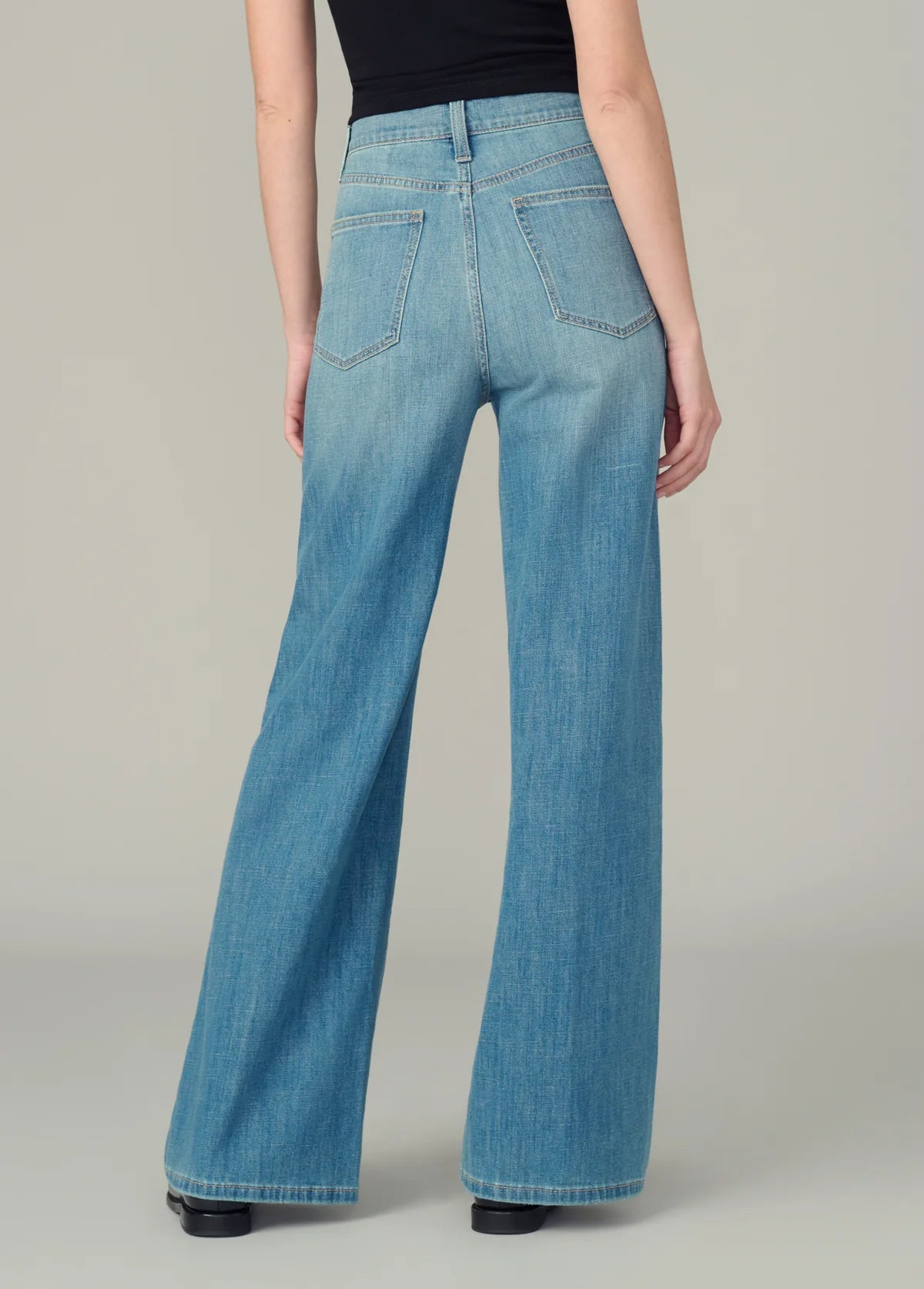 The Mia Petite