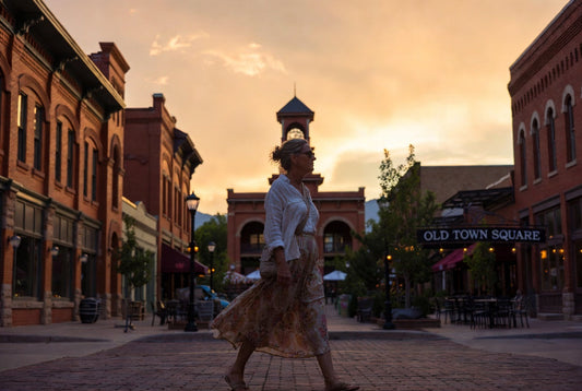What to Wear to a Summer Evening in Old Town Square
