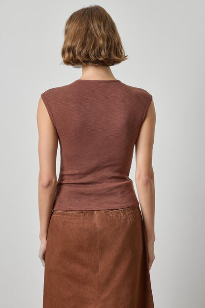 Extended Shoulder Slim Tee