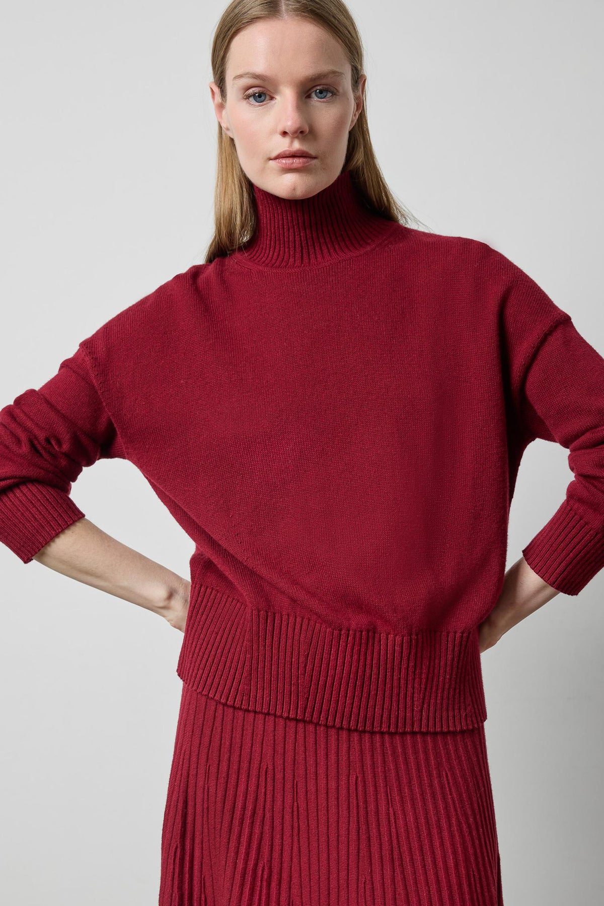 Relaxed Mock Turtleneck Sweater in Wineberry