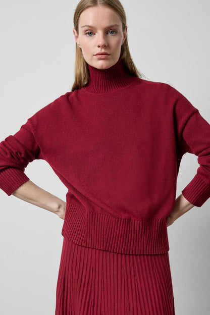 Relaxed Mock Turtleneck Sweater in Wineberry
